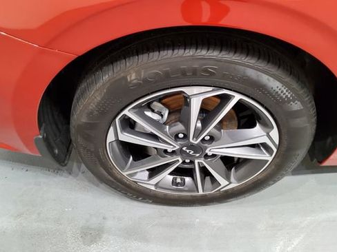 Used 2023 Kia Forte LXS w/ LXS Technology Package image 28