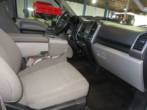 Used 2017 Ford F150 XLT w/ Equipment Group 302A Luxury AWD/4WD image 37