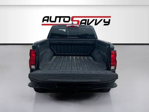 Used 2025 Chevrolet Colorado Trail Boss AWD/4WD image 25