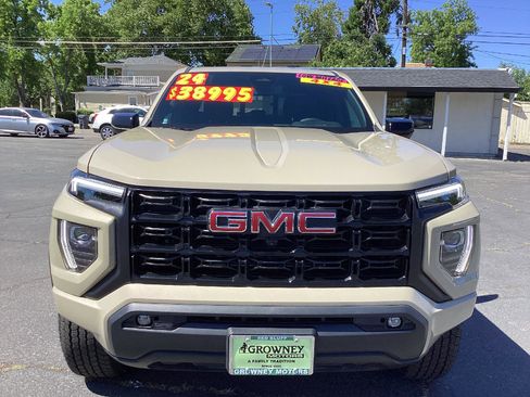 Used 2024 GMC Canyon Elevation w/ Elevation Premium Package AWD/4WD image 4