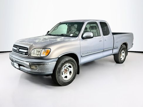 Used 2000 Toyota Tundra SR5 w/ Convenience Pkg RWD image 3
