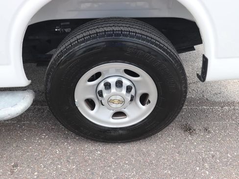 Used 2025 Chevrolet Express 2500 w/ Driver Convenience Package RWD image 23