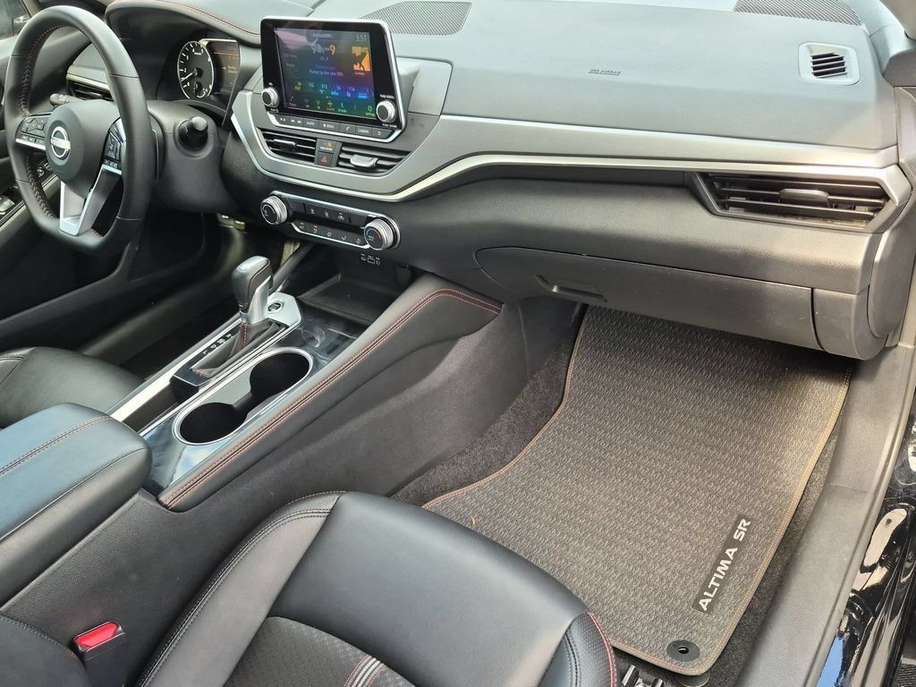 Used 2025 Nissan Altima 2.5 SR FWD image 31