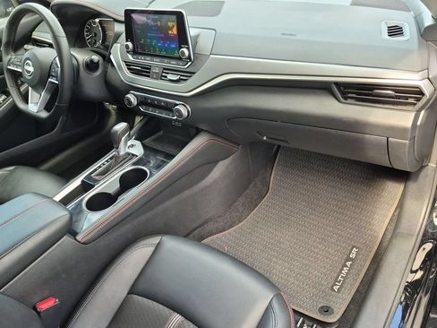 Used 2025 Nissan Altima 2.5 SR FWD image 31
