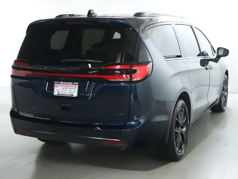 Used 2023 Chrysler Pacifica Touring-L w/ Uconnect Theater Family Group AWD/4WD image 48