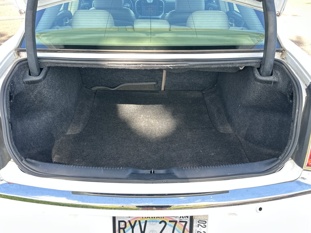 Used 2013 Chrysler 300 RWD image 19