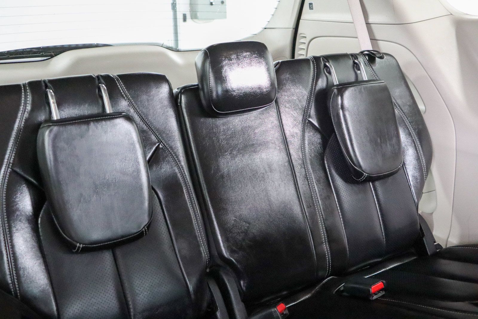 Used 2023 Chrysler Pacifica Touring-L FWD image 29