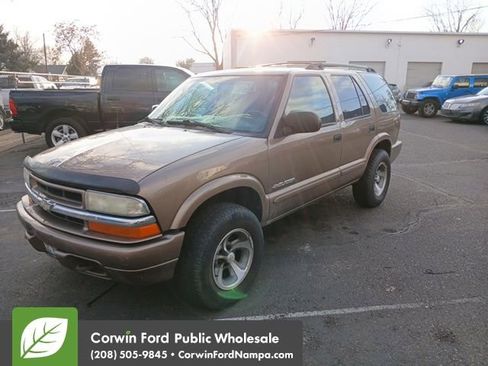 Used 2003 Chevrolet Blazer LS w/ Preferred Equipment Group image 2
