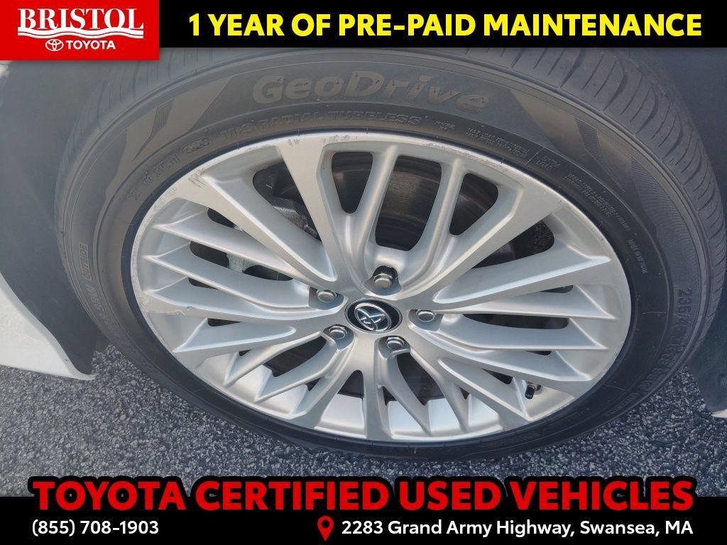 Certified 2019 Toyota Camry XLE FWD image 12