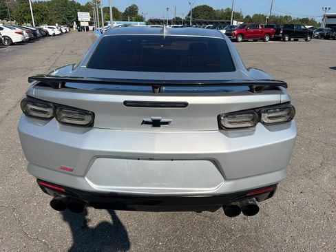 Used 2019 Chevrolet Camaro SS RWD image 4