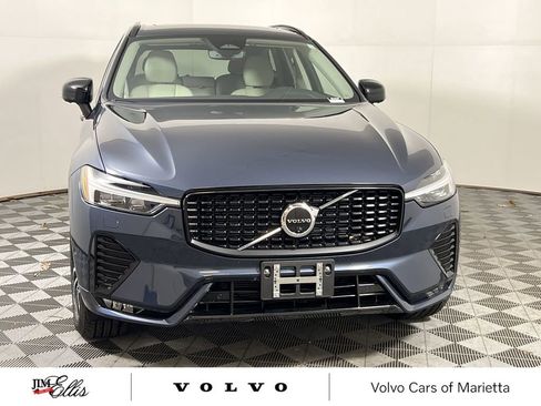 Used 2025 Volvo XC60 B5 Plus w/ Climate Package image 4