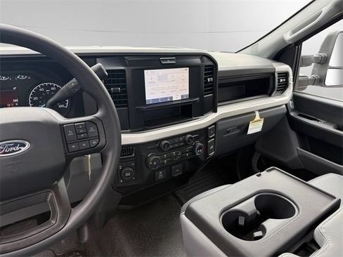 New 2025 Ford F250 XL w/ FX4 Off-Road Package AWD/4WD image 10