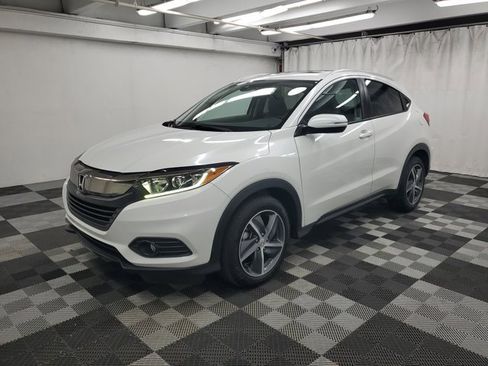 Certified 2021 Honda HR-V EX-L image 3