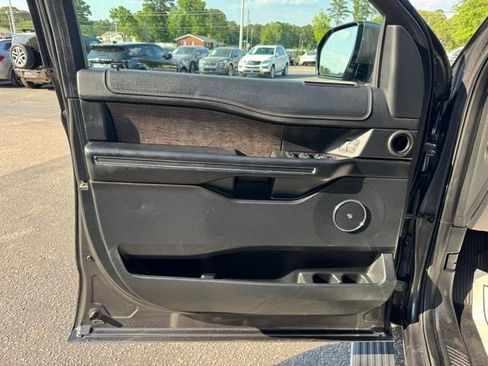 Used 2019 Ford Expedition Limited w/ Special Edition Package AWD/4WD image 17
