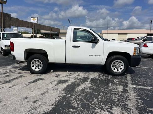 Used 2011 Chevrolet Silverado 1500 W/T RWD image 2