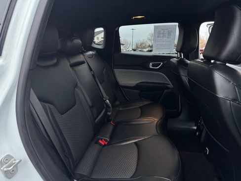 Used 2024 Jeep Compass Latitude image 31