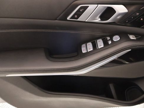 Used 2023 BMW X7 xDrive40i w/ M Sport Package image 18