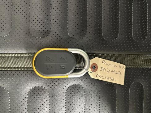 Used 2023 Rivian R1S Adventure image 28