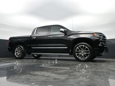 Used 2025 Chevrolet Silverado 1500 High Country AWD/4WD image 46