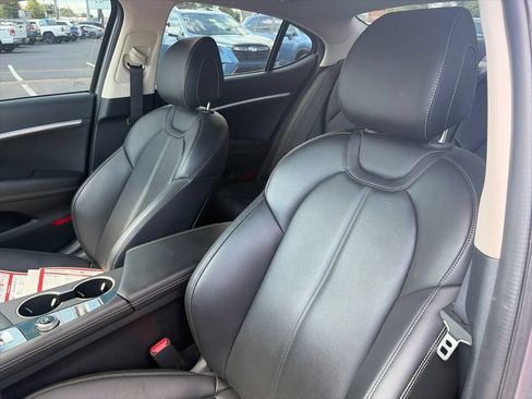 Used 2023 Genesis G70 2.0T AWD/4WD image 15