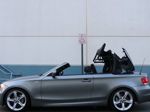 Used 2011 BMW 135i Convertible image 10