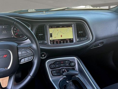 Used 2022 Dodge Challenger SXT w/ Driver Convenience Group image 9