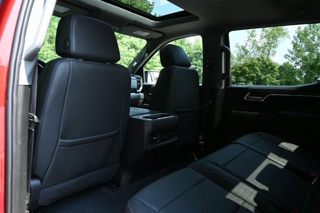 Used 2024 Chevrolet Silverado 1500 LT Trail Boss w/ LT Trail Boss Premium Package AWD/4WD image 29