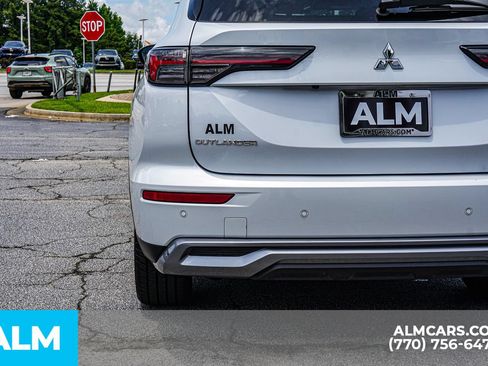 Used 2025 Mitsubishi Outlander SE FWD image 17