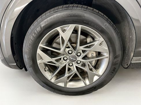 Used 2025 Genesis GV70 2.5T AWD/4WD image 36