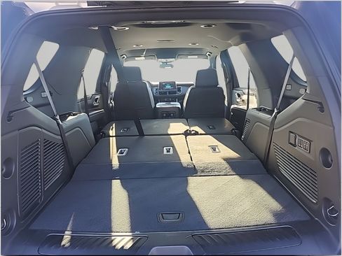 Used 2023 Chevrolet Tahoe LT w/ Luxury Package image 10