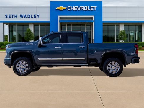 Used 2025 Chevrolet Silverado 2500 High Country w/ High Country Premium Package image 4