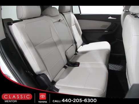 Used 2020 Volkswagen Tiguan SEL w/ 3rd Row Seat Package AWD/4WD image 19