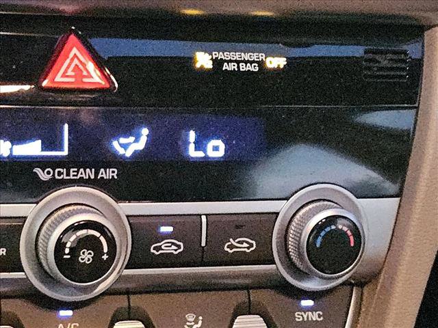 Used 2020 Hyundai Elantra SE FWD image 13