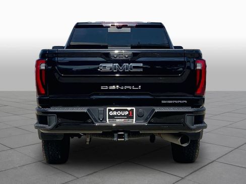Used 2024 GMC Sierra 2500 Denali Ultimate AWD/4WD image 5