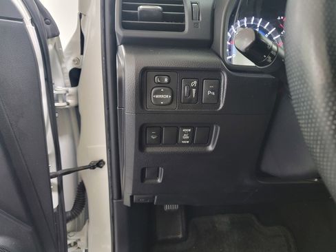 Used 2014 Toyota 4Runner Limited image 18