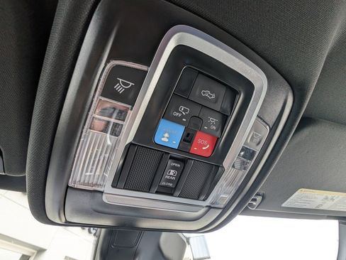 New 2026 RAM 1500 4x4 Crew Cab image 34