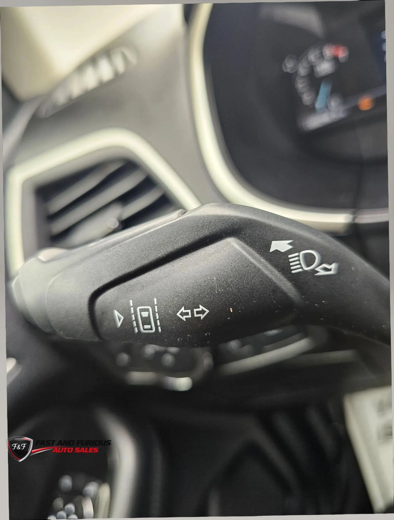 Used 2020 Ford Edge SEL w/ Cargo Accessory Package FWD image 19