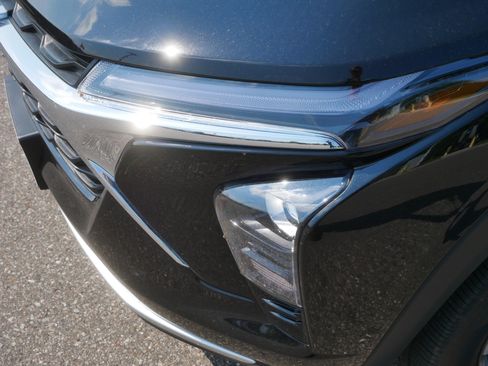 Used 2025 Chevrolet Trax LT FWD image 15