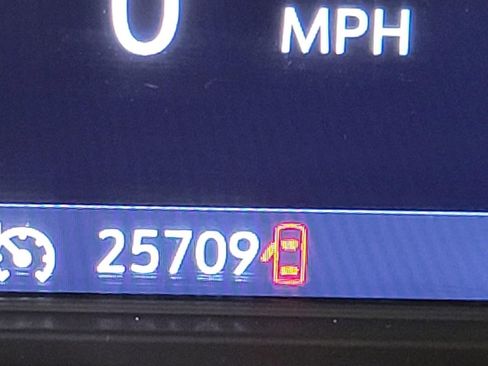 Used 2024 Buick Enclave Essence w/ Experience Buick Package image 2