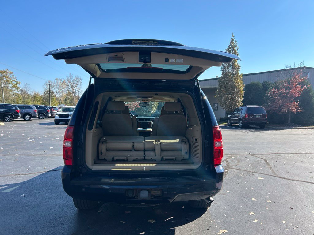 Used 2008 Chevrolet Tahoe LTZ w/ LTZ Preferred Equipment Group AWD/4WD image 32