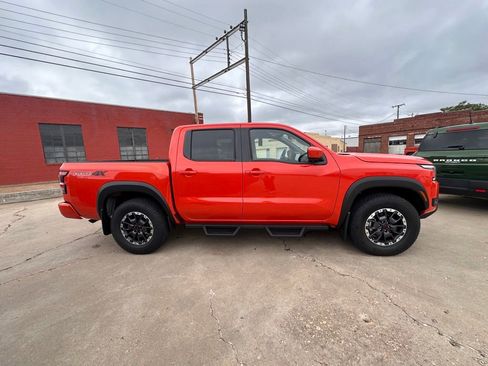 Certified 2025 Nissan Frontier PRO-4X w/ Tow Package AWD/4WD image 9