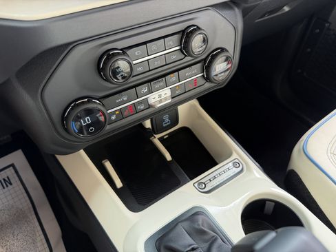 Used 2025 Ford Bronco Outer Banks AWD/4WD image 31
