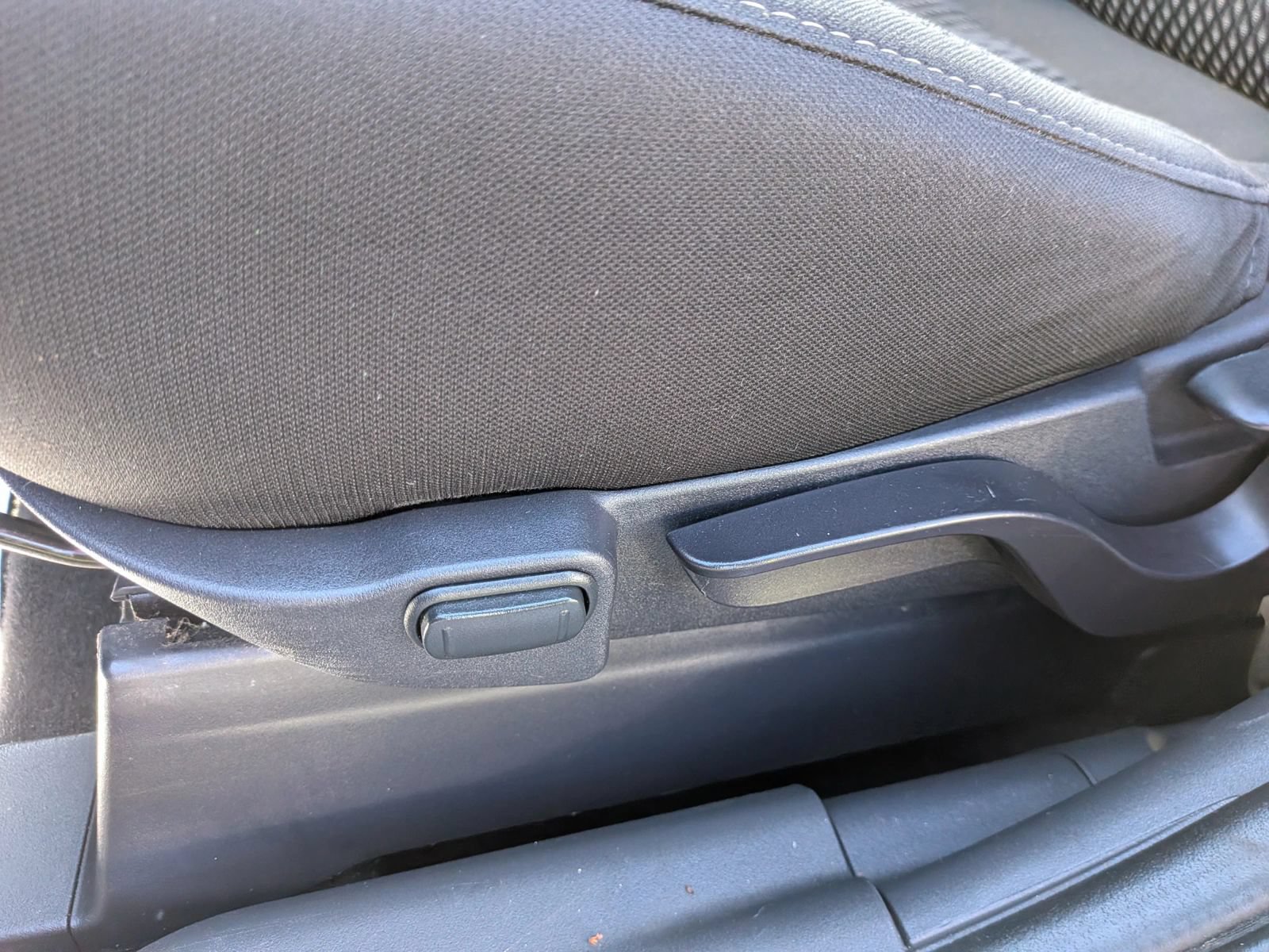 Used 2020 Mitsubishi Outlander ES FWD image 19