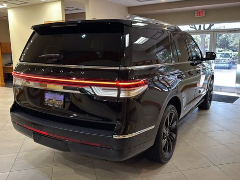 Used 2024 Lincoln Navigator Reserve AWD/4WD image 6