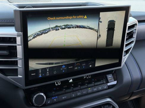 Used 2025 Toyota Tundra Platinum AWD/4WD image 21