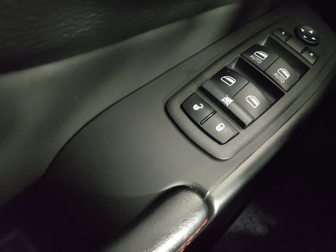 Used 2022 Jeep Cherokee Trailhawk image 27