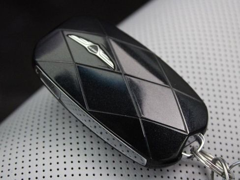 Used 2026 Genesis GV70 2.5T Advanced image 29