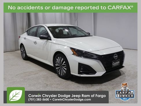 Used 2025 Nissan Altima 2.5 SV FWD image 1