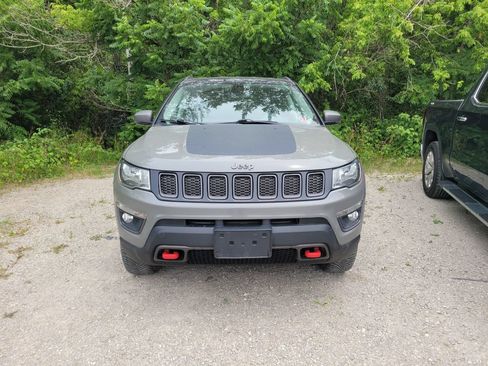 Used 2019 Jeep Compass Trailhawk w/ Cold Weather Group AWD/4WD image 2