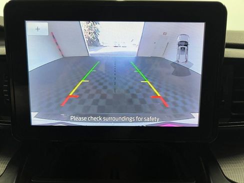 Used 2020 Ford Explorer XLT image 22